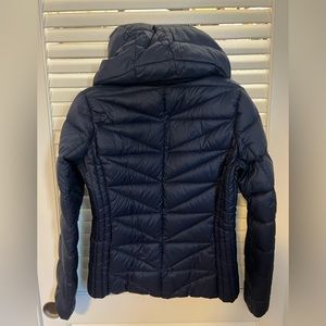 Michael Kors navy blue puffer jacket ultra lightweight down fill w/ gold zipper
